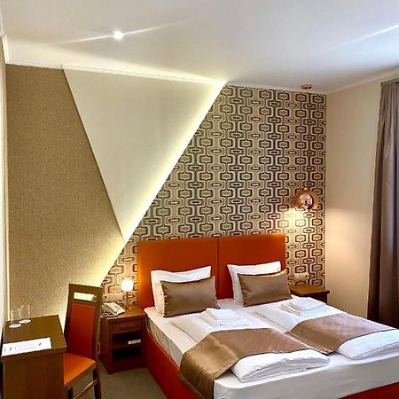 Borostyan Panzio Otel Kaposvár Dış mekan fotoğraf