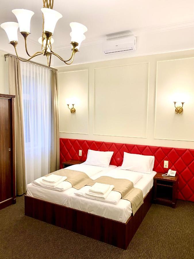 Borostyan Panzio Otel Kaposvár Dış mekan fotoğraf