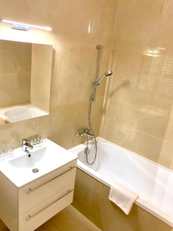 Borostyan Panzio Otel Kaposvár Dış mekan fotoğraf