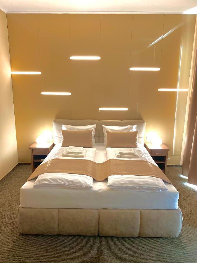 Borostyan Panzio Otel Kaposvár Dış mekan fotoğraf