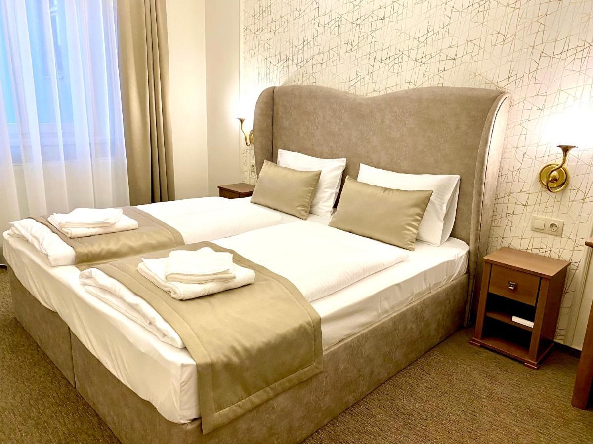 Borostyan Panzio Otel Kaposvár Dış mekan fotoğraf