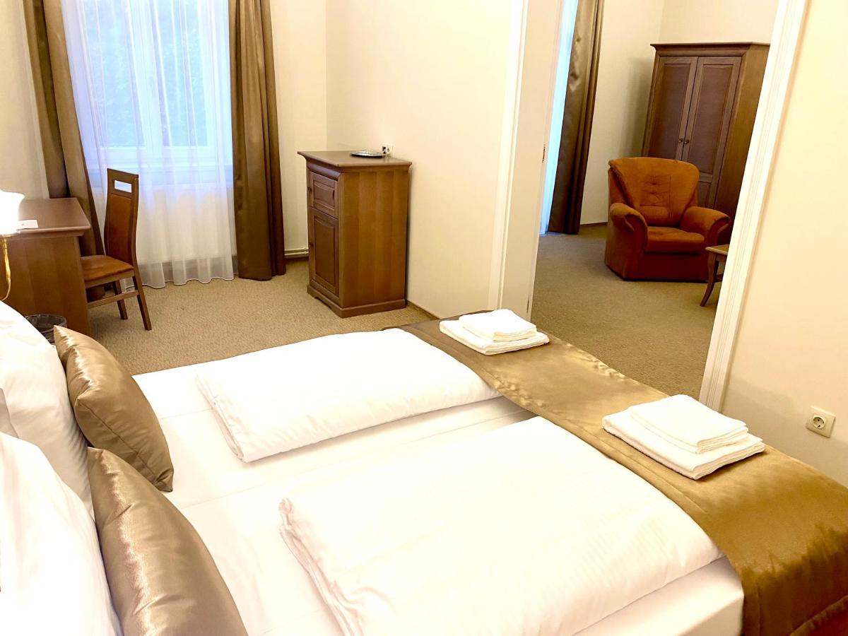 Borostyan Panzio Otel Kaposvár Dış mekan fotoğraf