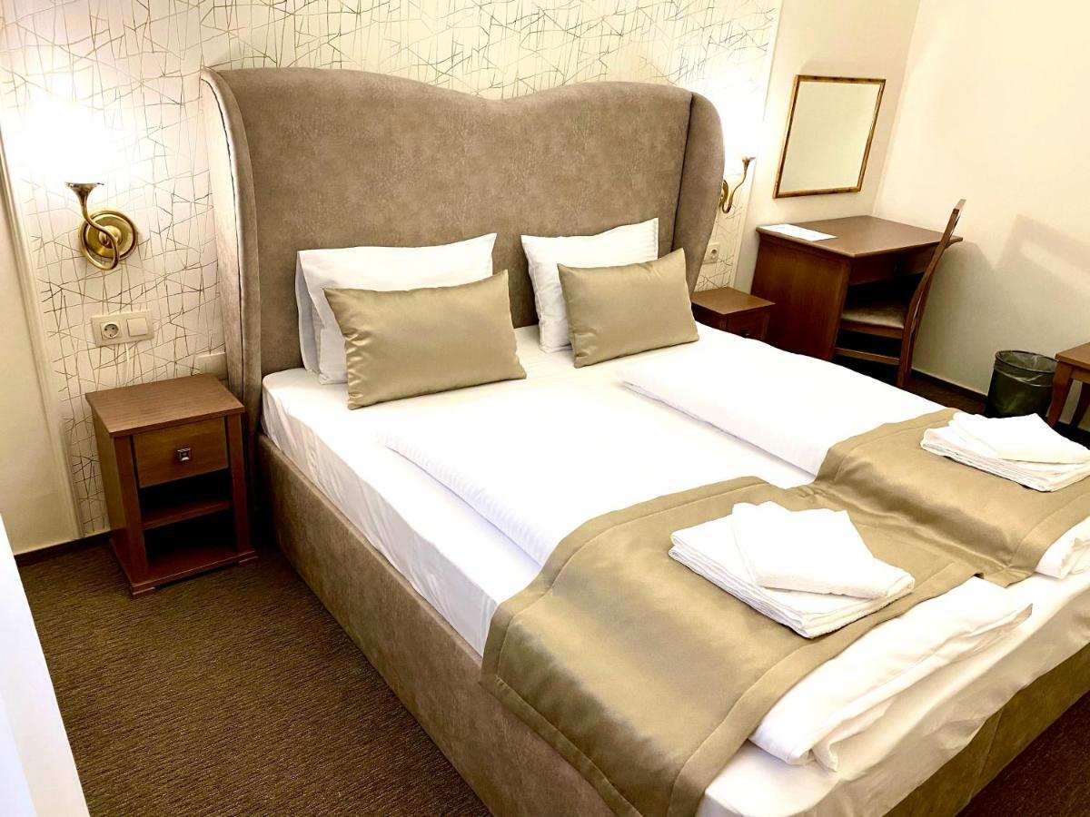 Borostyan Panzio Otel Kaposvár Dış mekan fotoğraf