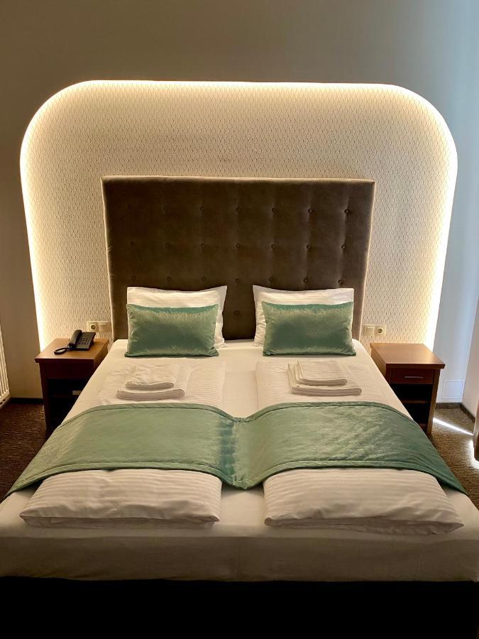Borostyan Panzio Otel Kaposvár Dış mekan fotoğraf