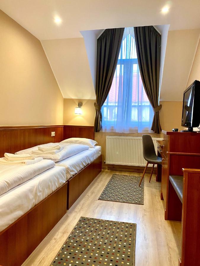 Borostyan Panzio Otel Kaposvár Dış mekan fotoğraf